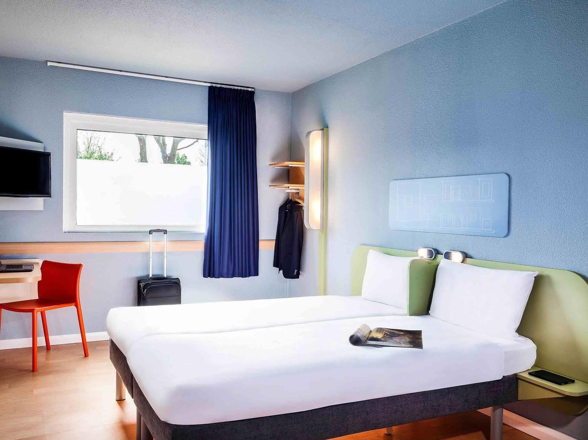 Ibis Budget Cergy St Christophe Kültér fotó